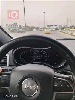 جیپ گراند شیرۆکی